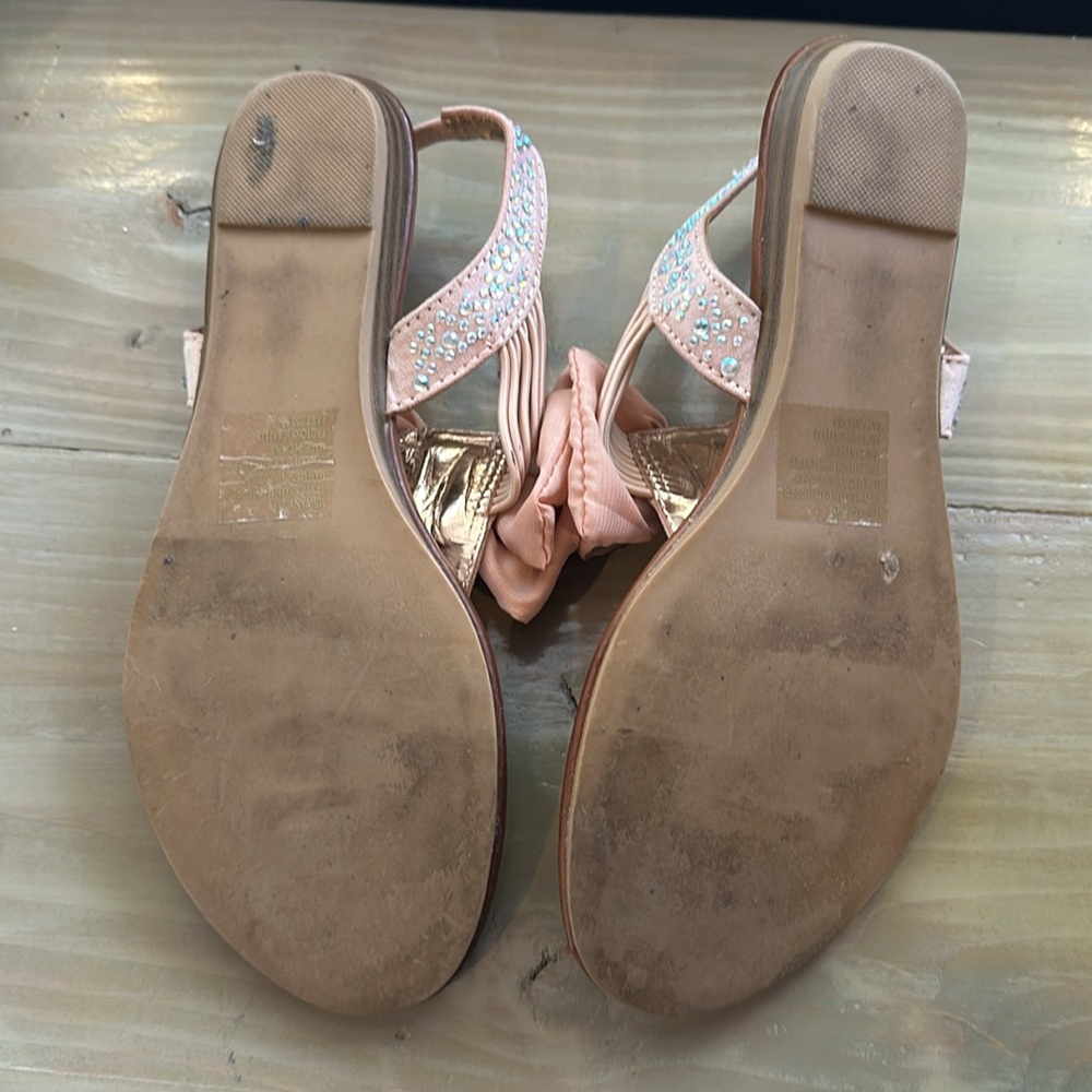 Material Girl bow sandals - Picture 2 of 3